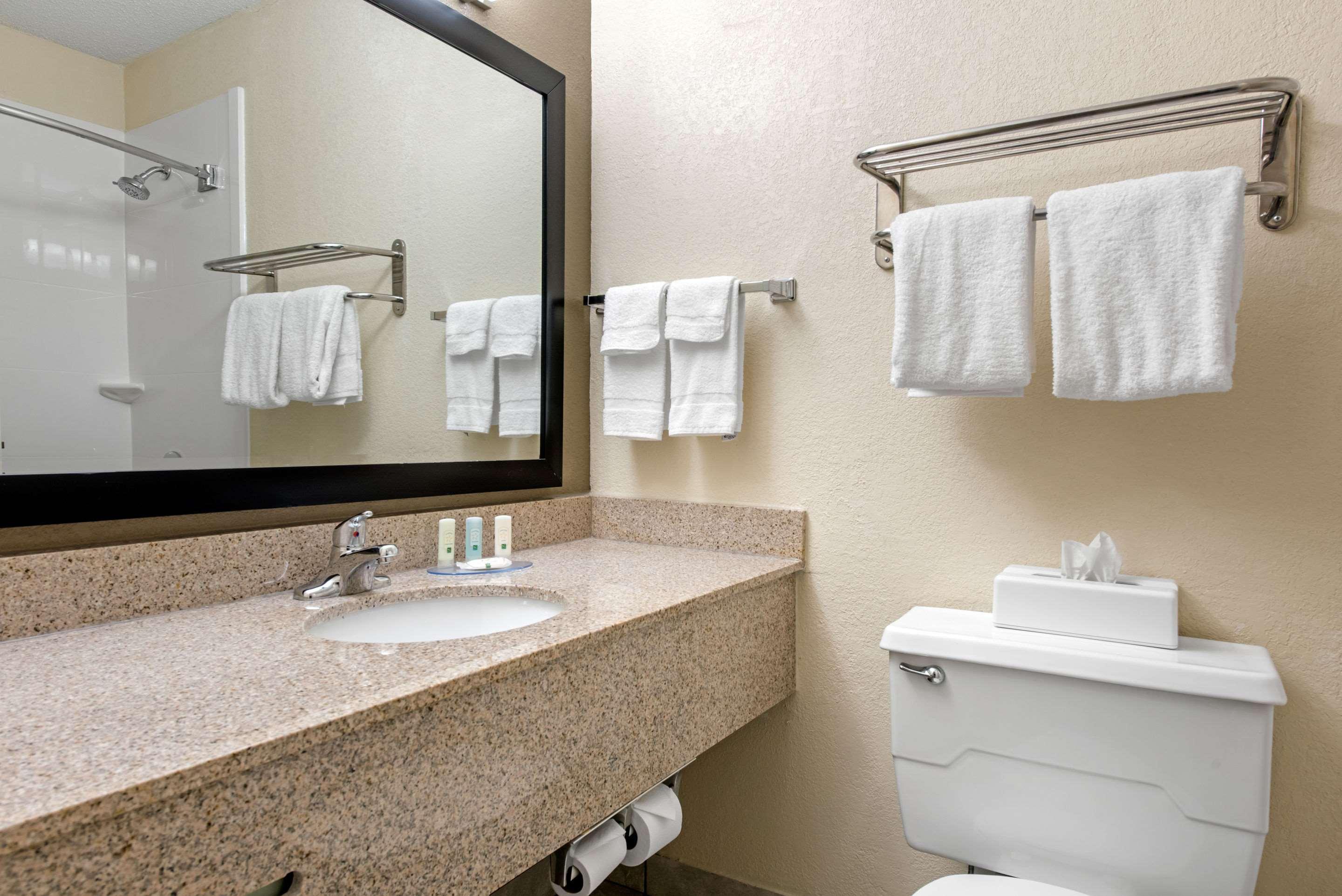 Quality Inn & Suites Lafayette I-65 מראה חיצוני תמונה