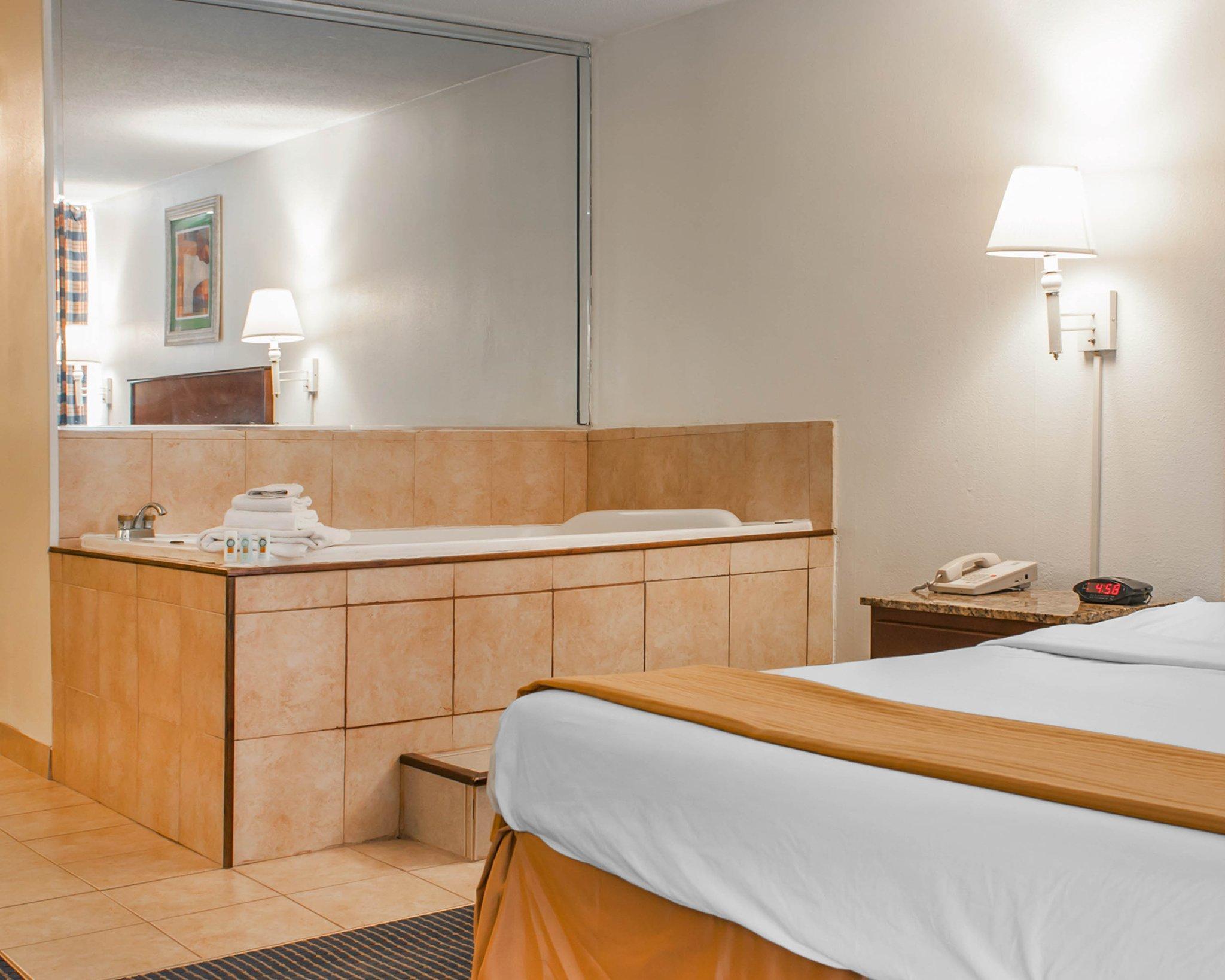 Quality Inn & Suites Lafayette I-65 מראה חיצוני תמונה
