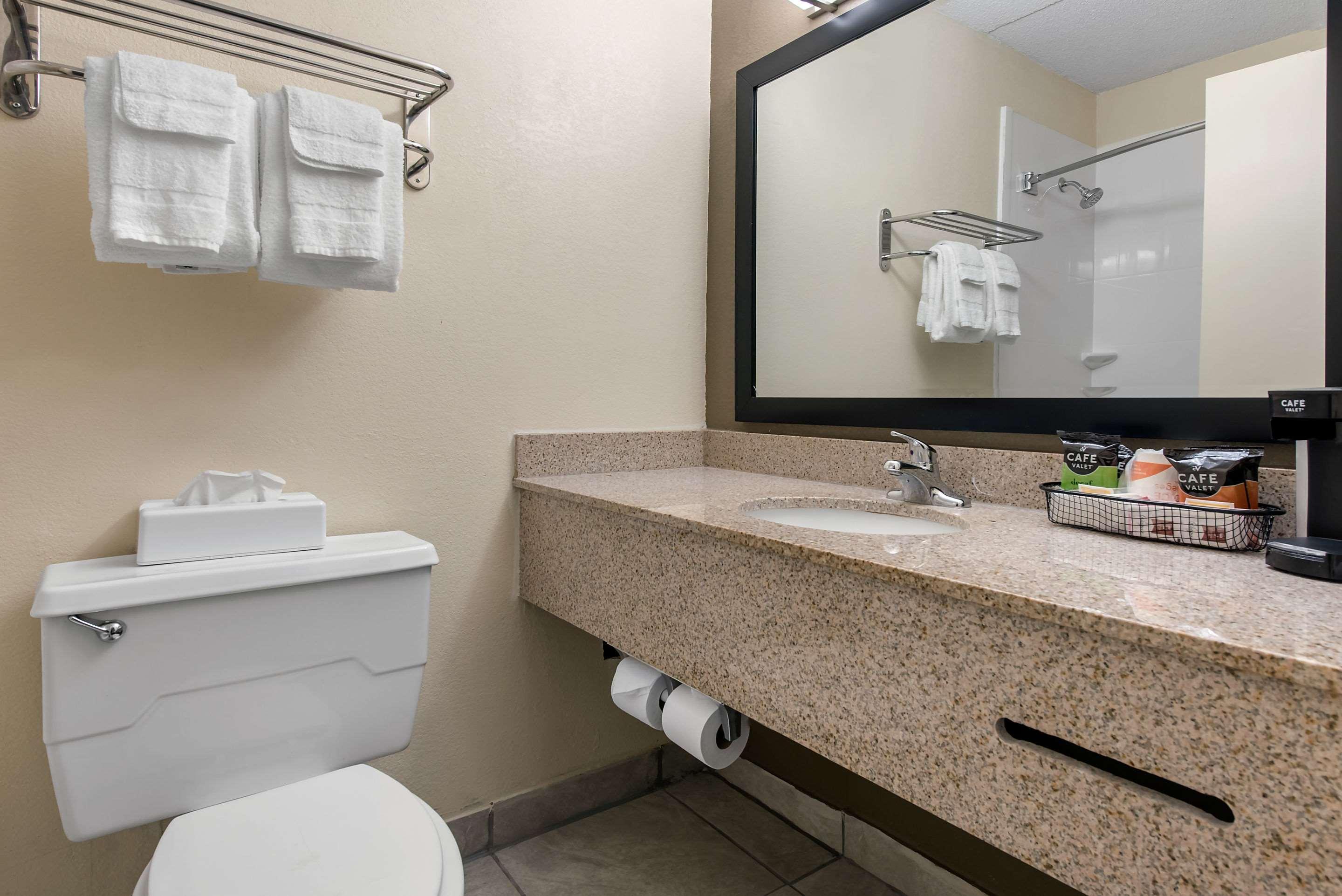 Quality Inn & Suites Lafayette I-65 מראה חיצוני תמונה