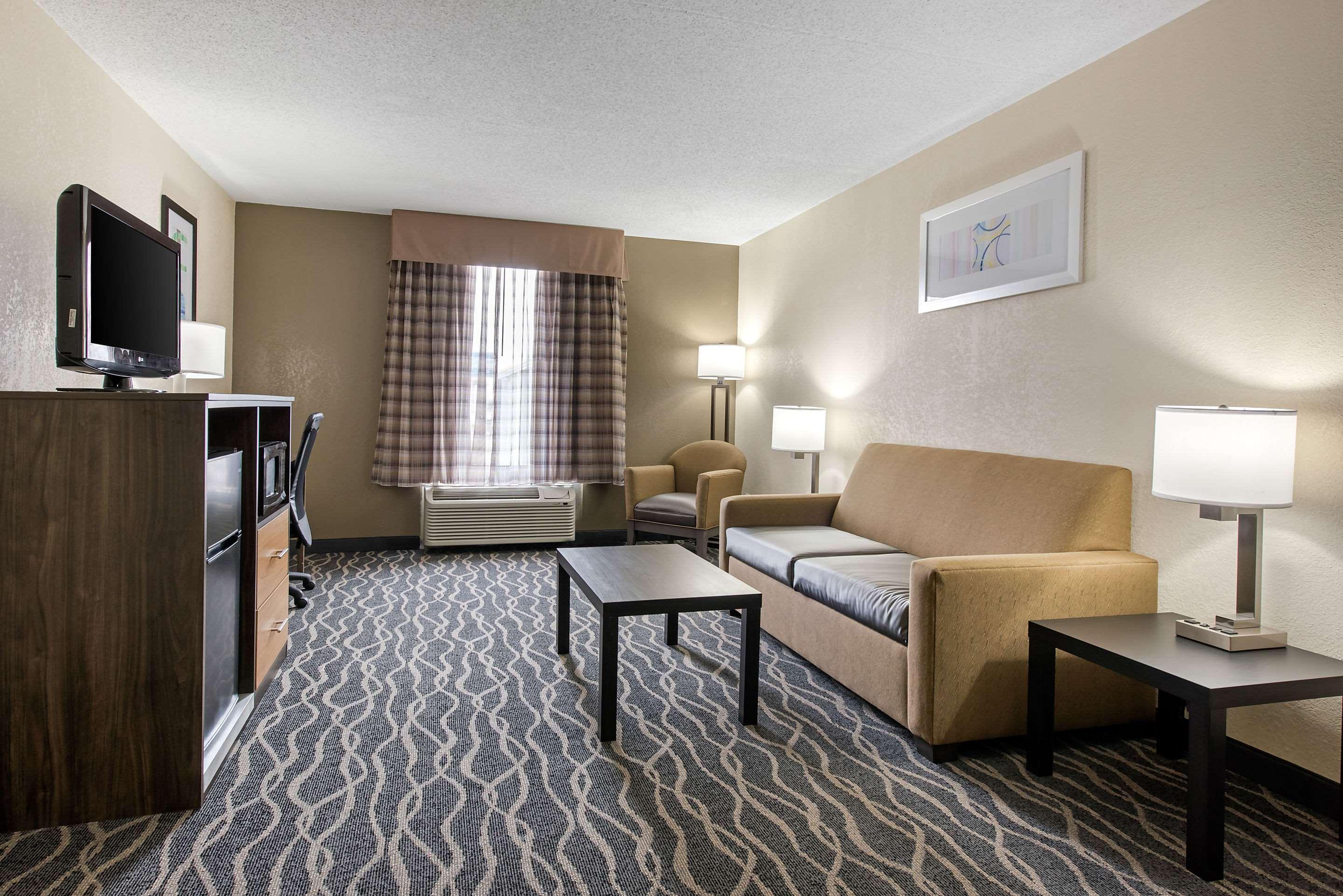Quality Inn & Suites Lafayette I-65 מראה חיצוני תמונה