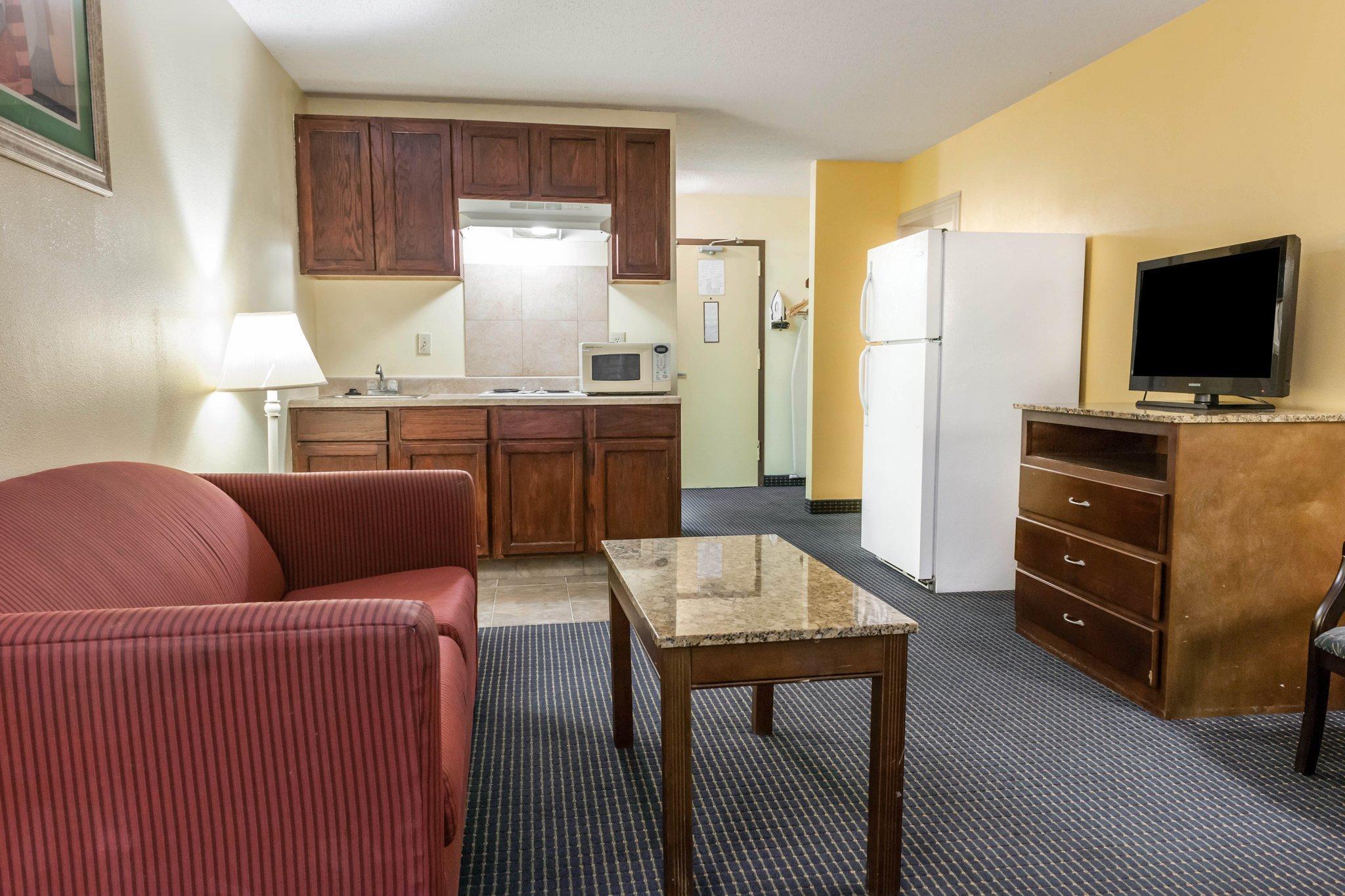 Quality Inn & Suites Lafayette I-65 מראה חיצוני תמונה