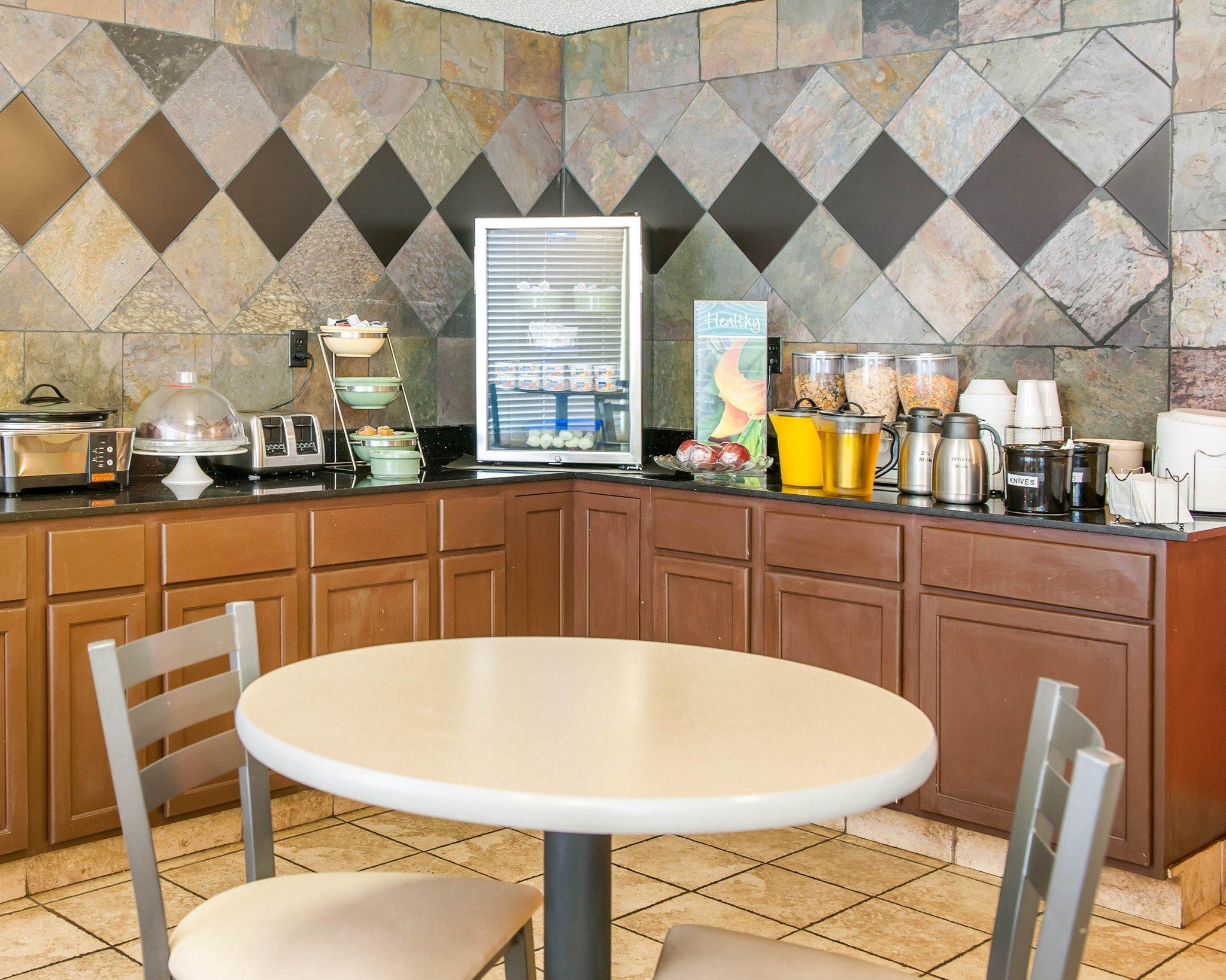 Quality Inn & Suites Lafayette I-65 מראה חיצוני תמונה