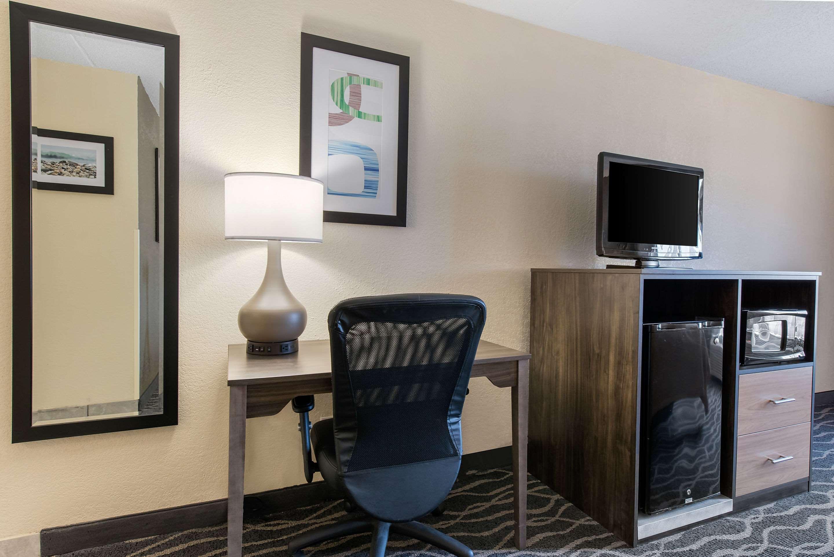 Quality Inn & Suites Lafayette I-65 מראה חיצוני תמונה