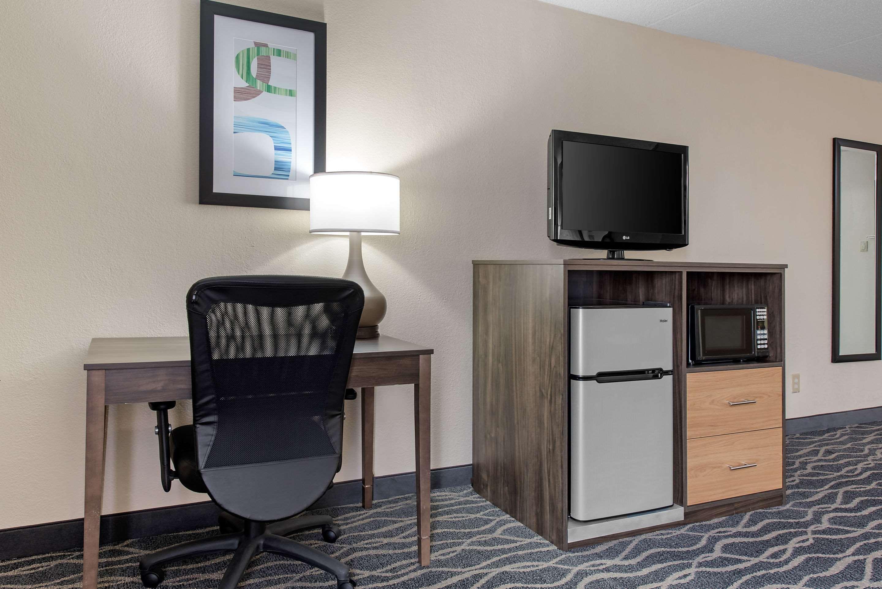 Quality Inn & Suites Lafayette I-65 מראה חיצוני תמונה