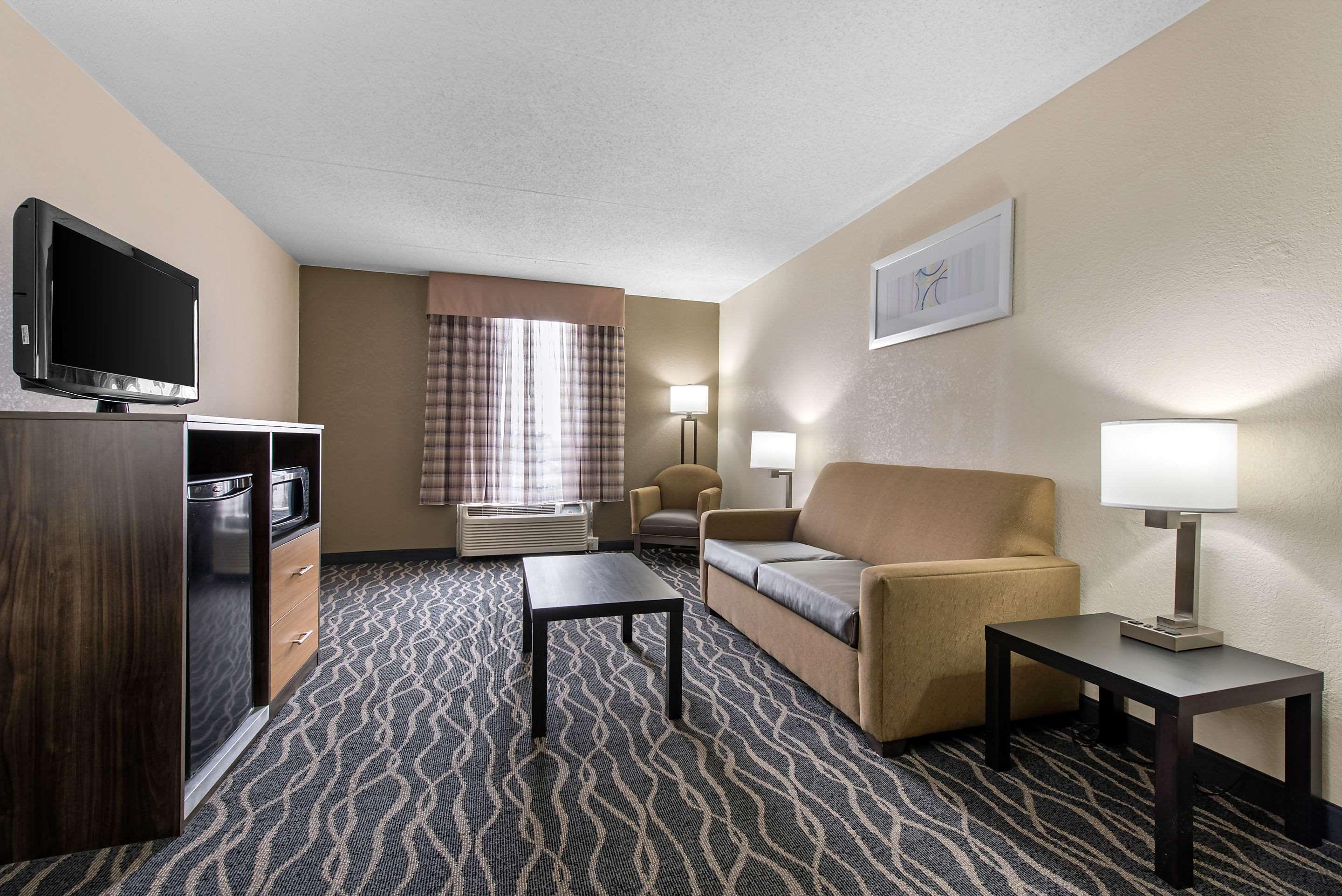 Quality Inn & Suites Lafayette I-65 מראה חיצוני תמונה