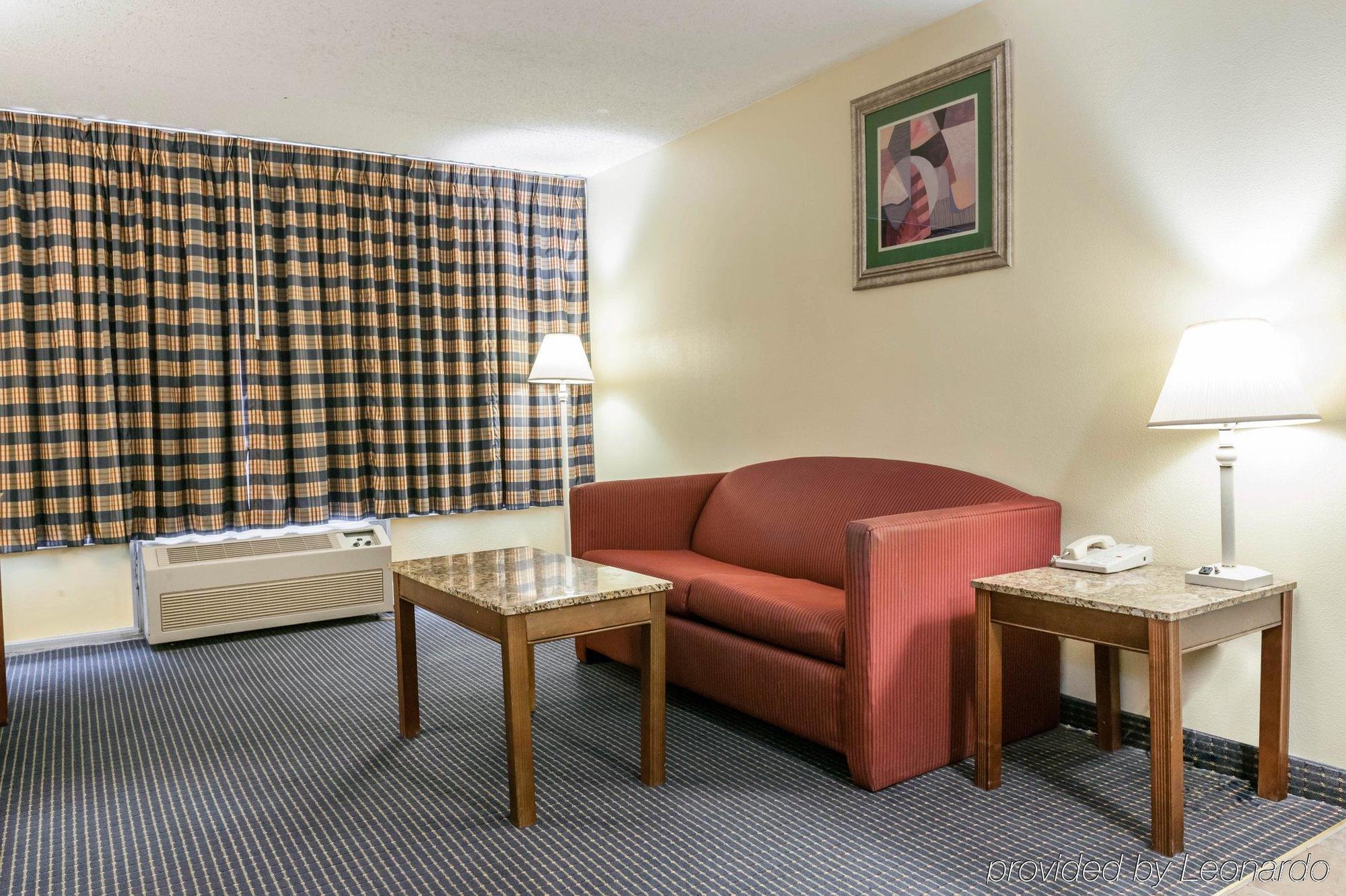 Quality Inn & Suites Lafayette I-65 מראה חיצוני תמונה